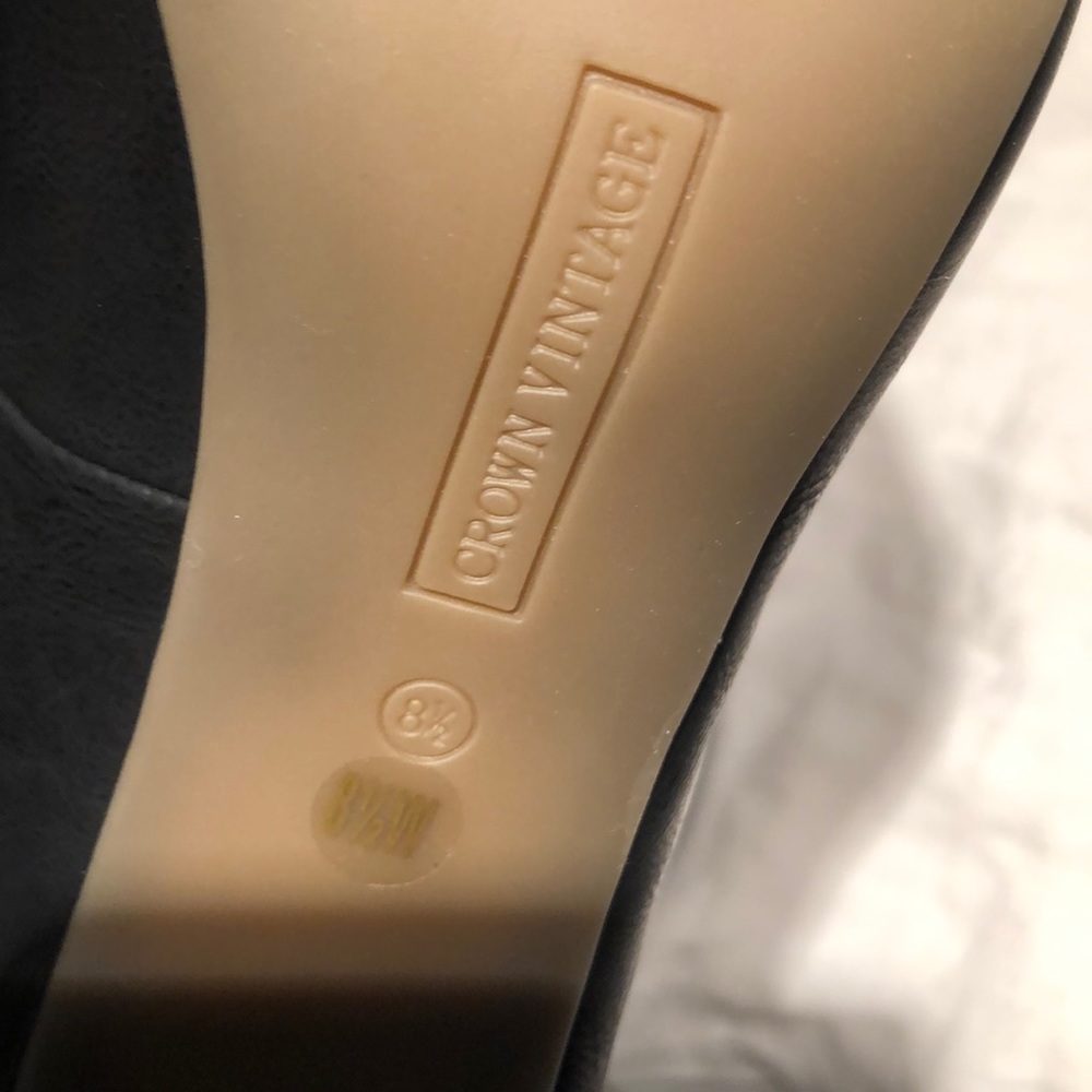 Crown Vintage Block Heels - Picture 6 of 6